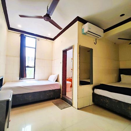 ホテル The Livin Residency ヴィシャーカパトナム エクステリア 写真
